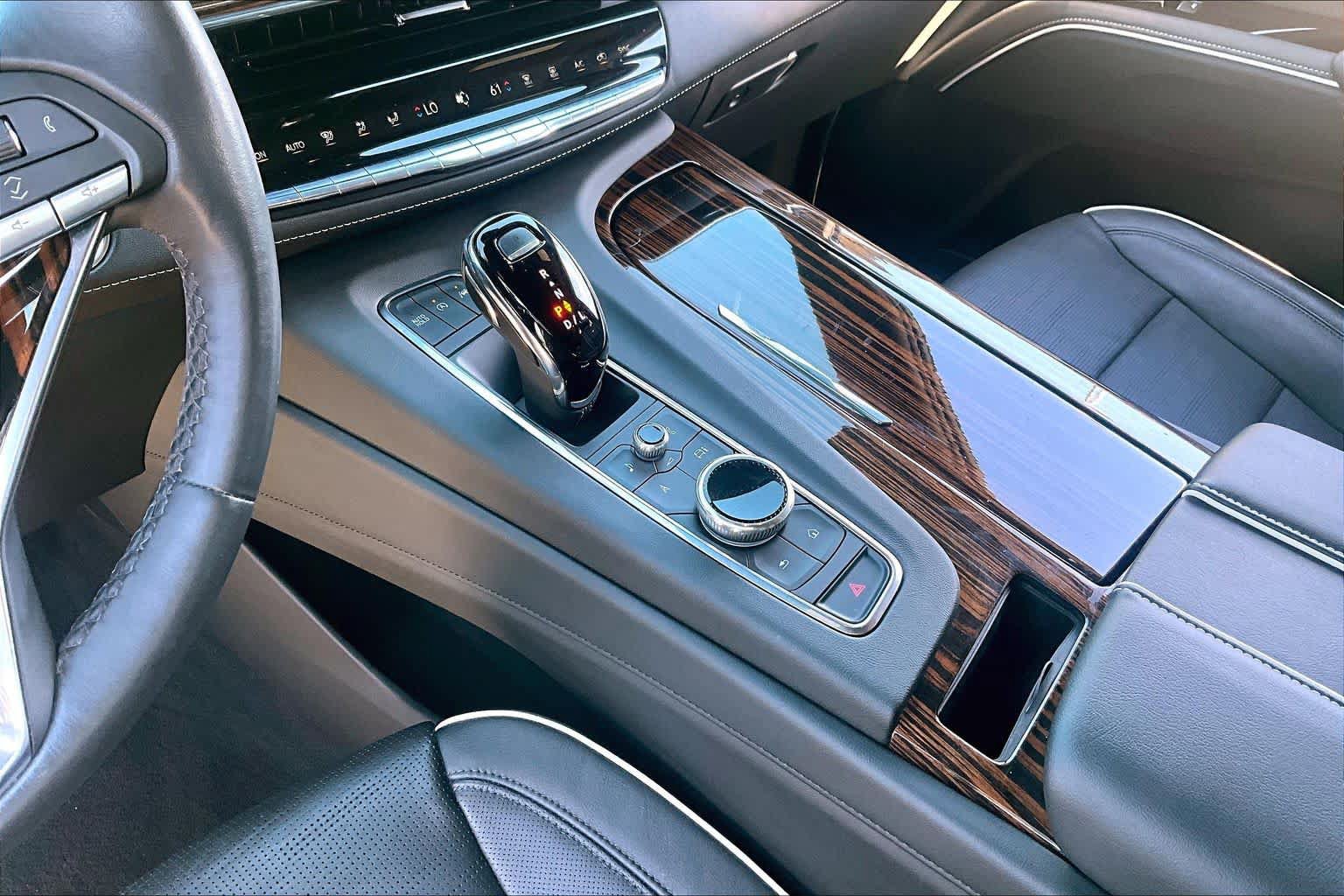 Used 2023 Cadillac Escalade ESV Premium Luxury RWD image 17