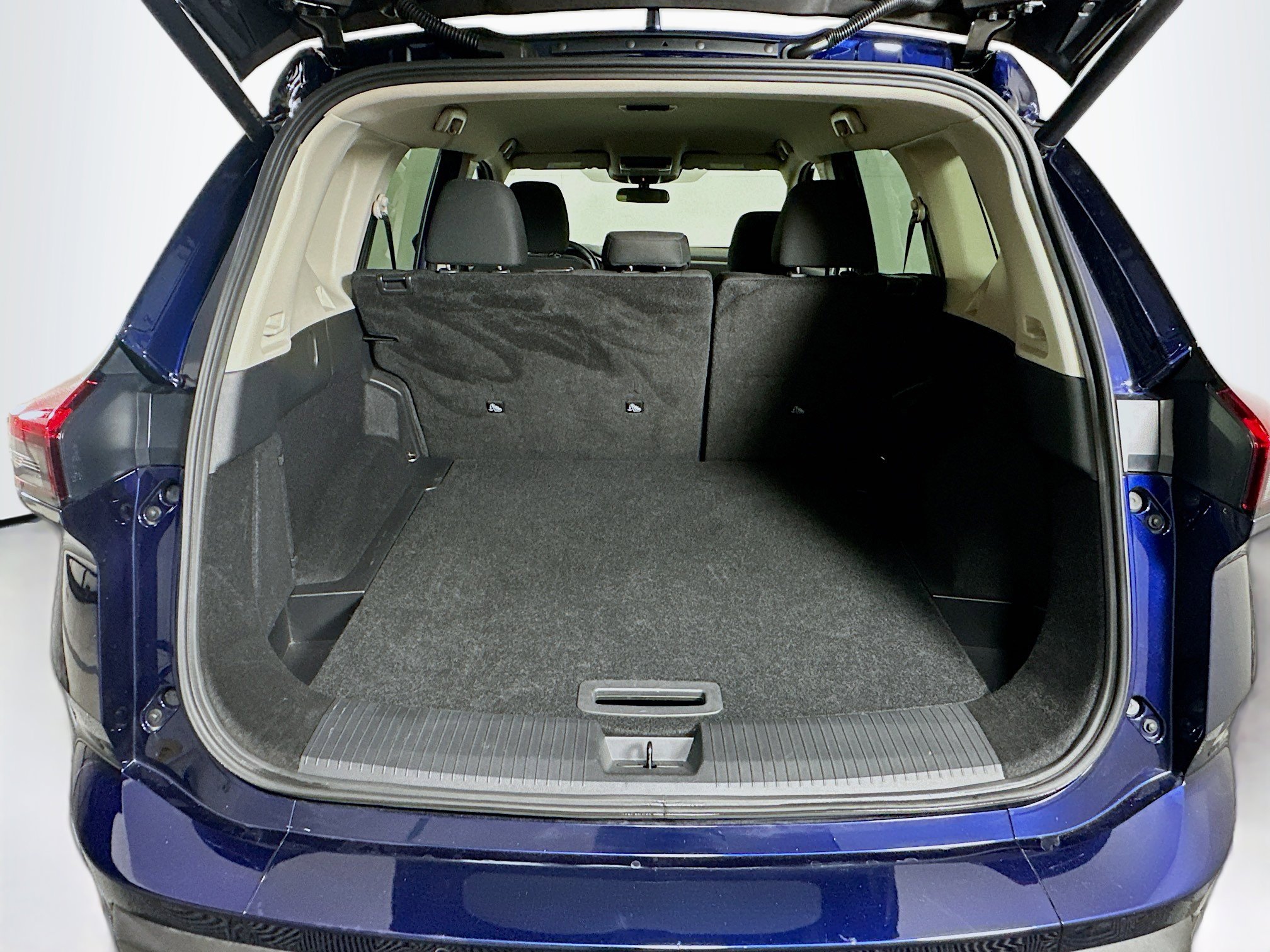 Used 2025 Nissan Rogue SV image 27