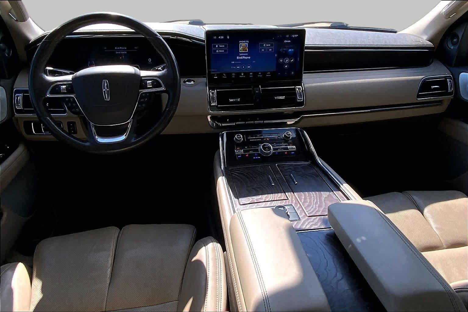 Used 2022 Lincoln Navigator Reserve AWD/4WD image 16