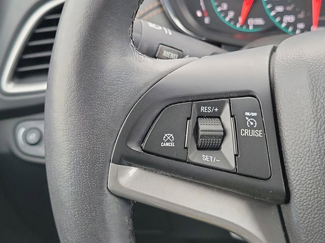 Certified 2022 Chevrolet Trax LT w/ LT Convenience Package image 10