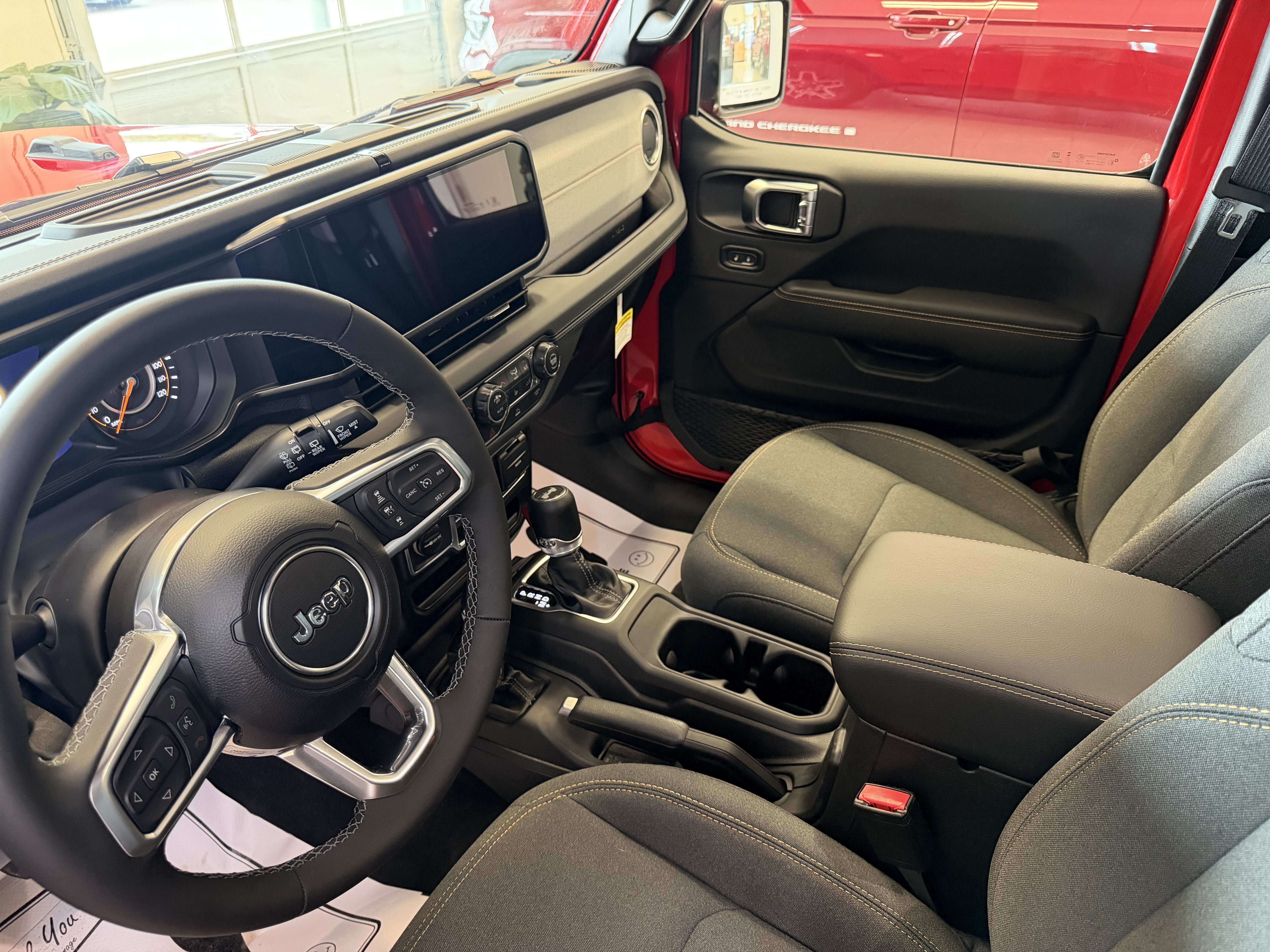 Used 2026 Jeep Wrangler Unlimited Sahara AWD/4WD image 8