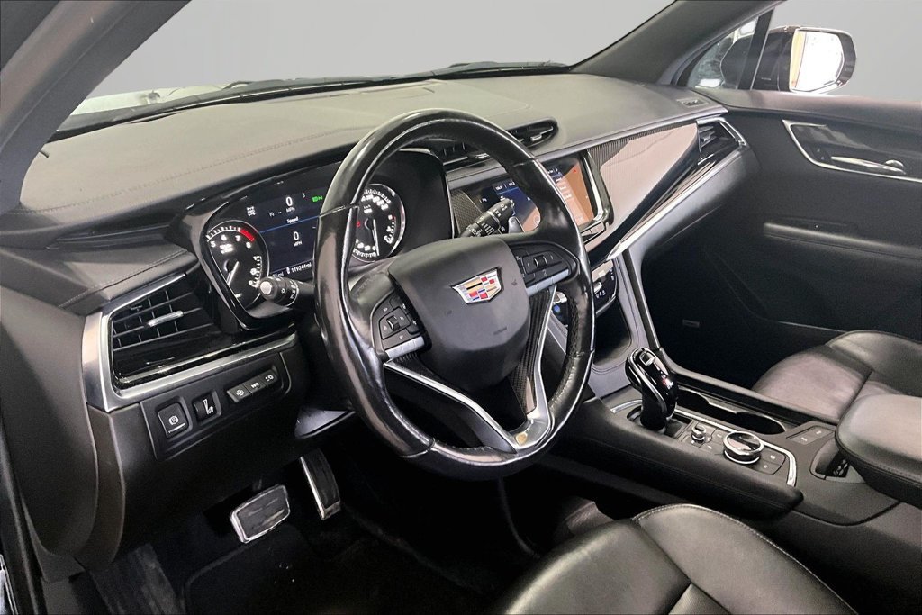 Used 2022 Cadillac XT6 Sport w/ Technology Package AWD/4WD image 16