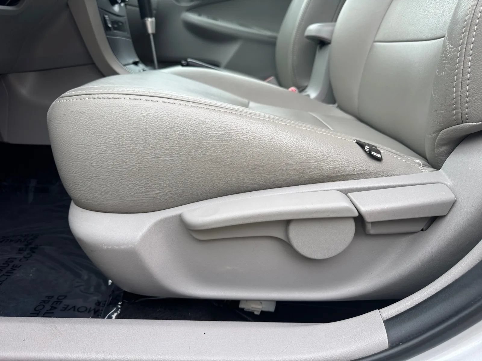 Used 2013 Toyota Corolla L FWD image 20