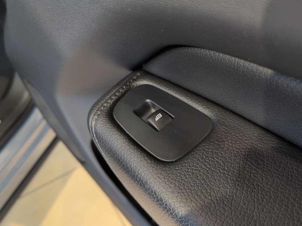 Used 2022 Volvo XC60 B5 Momentum w/ Advanced Package image 47