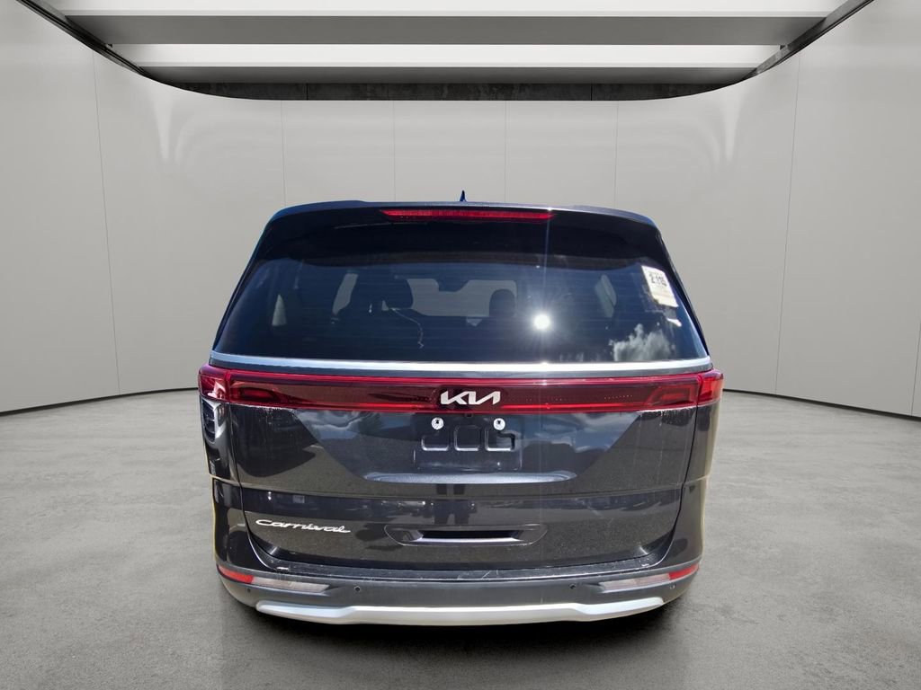 Used 2022 Kia Carnival LX FWD image 7