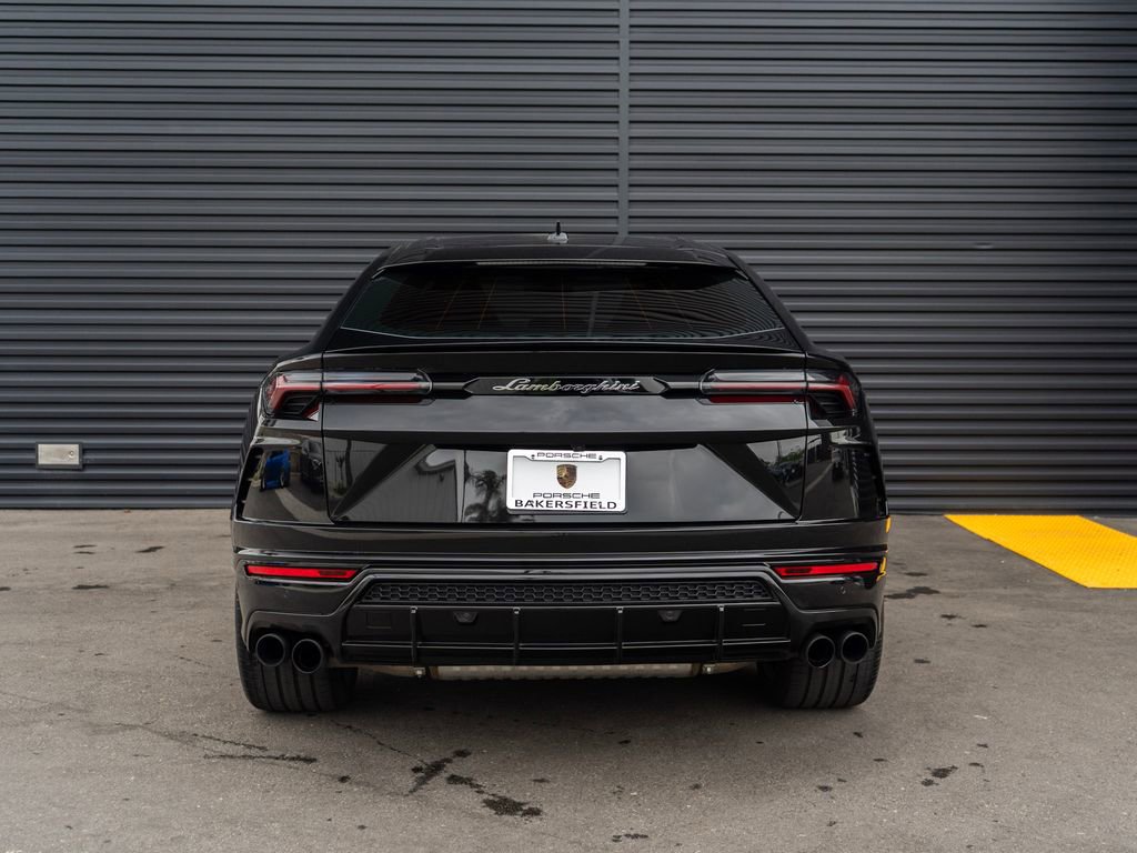 Used 2021 Lamborghini Urus image 10