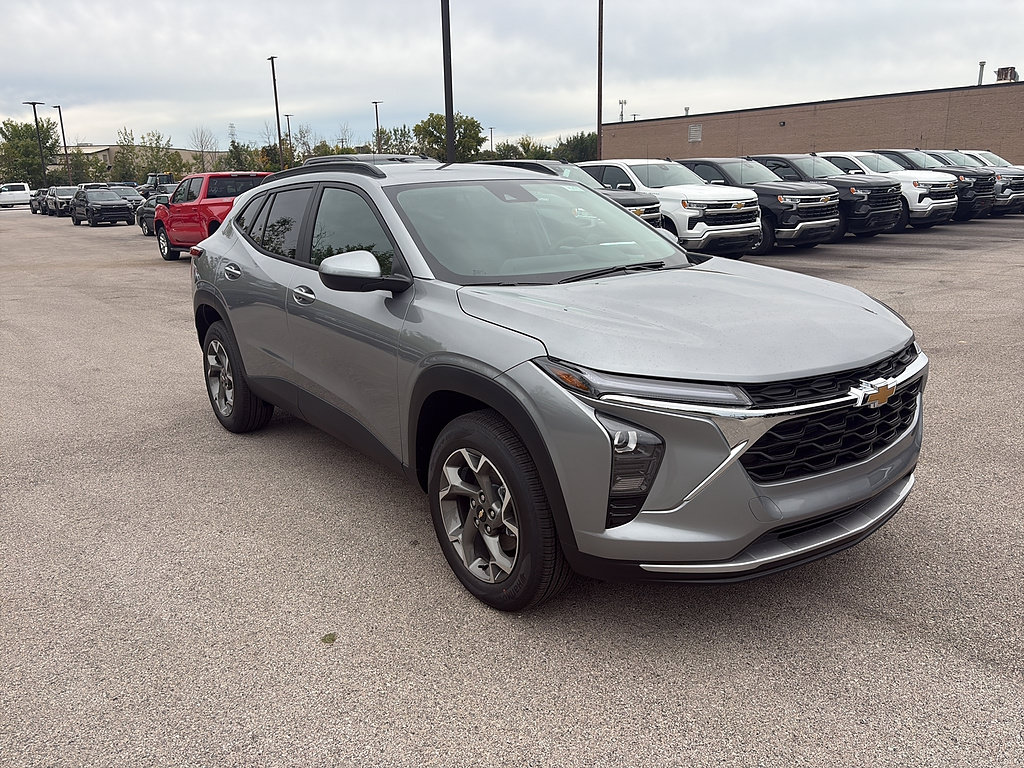 New 2026 Chevrolet Trax LT w/ LT Convenience Package FWD image 7