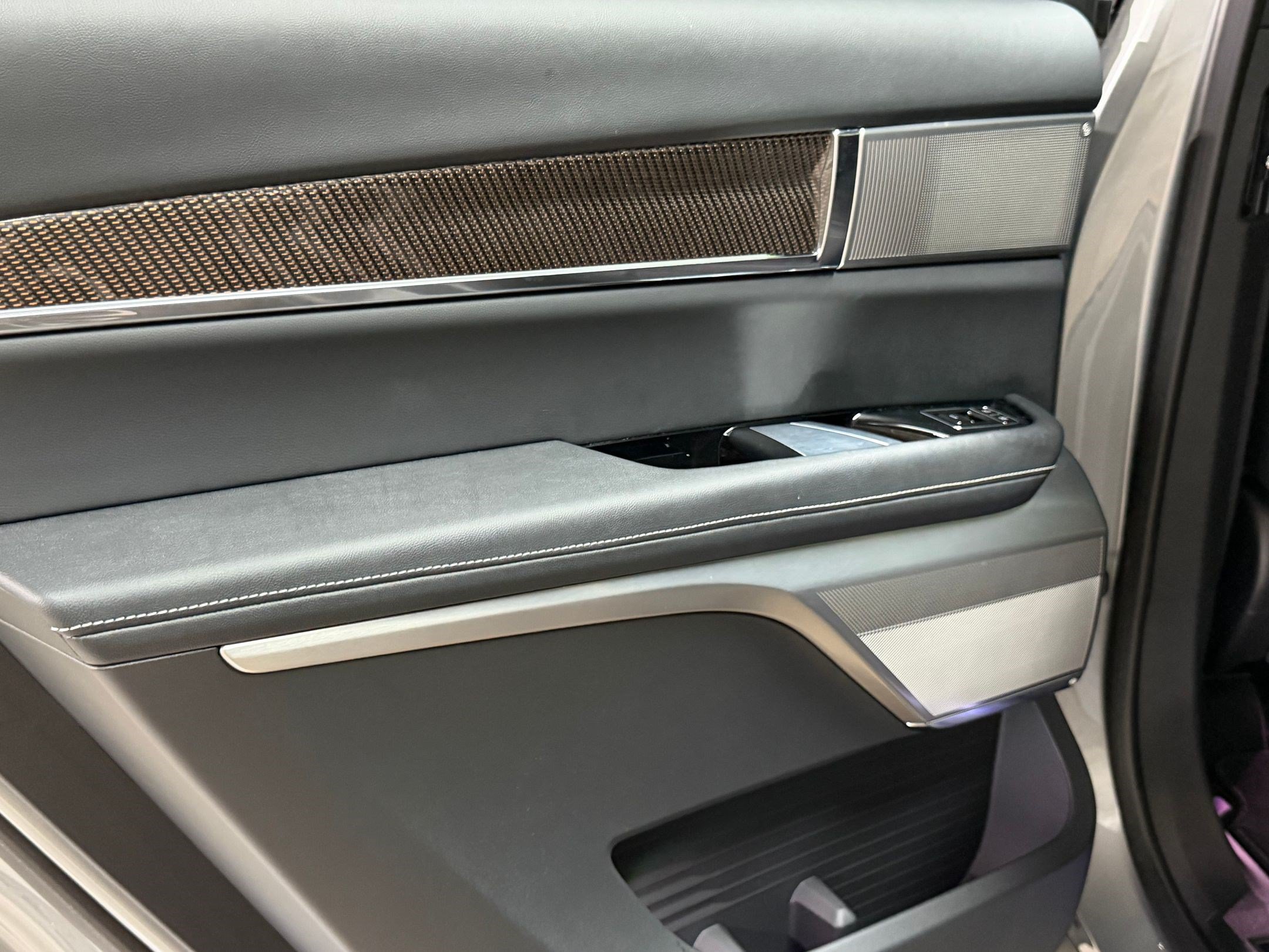 New 2026 Cadillac Vistiq Luxury AWD/4WD image 38