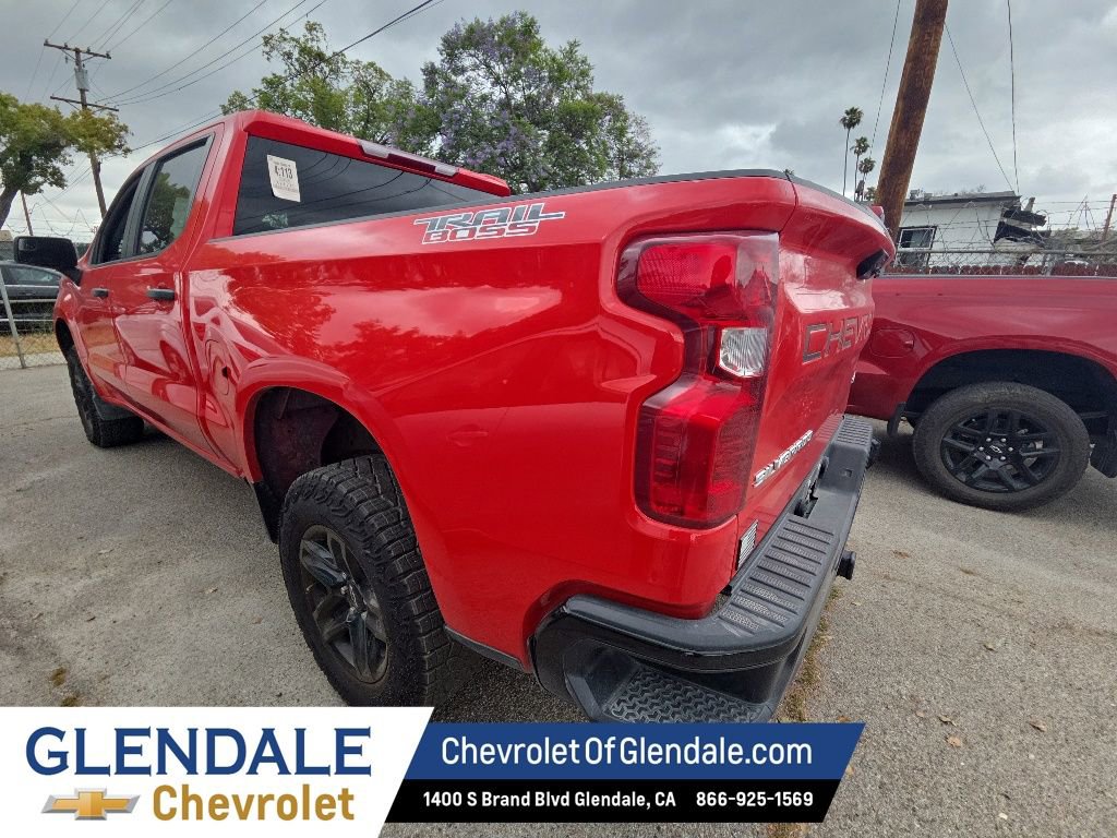 Used 2025 Chevrolet Silverado 1500 Custom Trail Boss w/ LPO, Dark Essentials Package AWD/4WD image 3