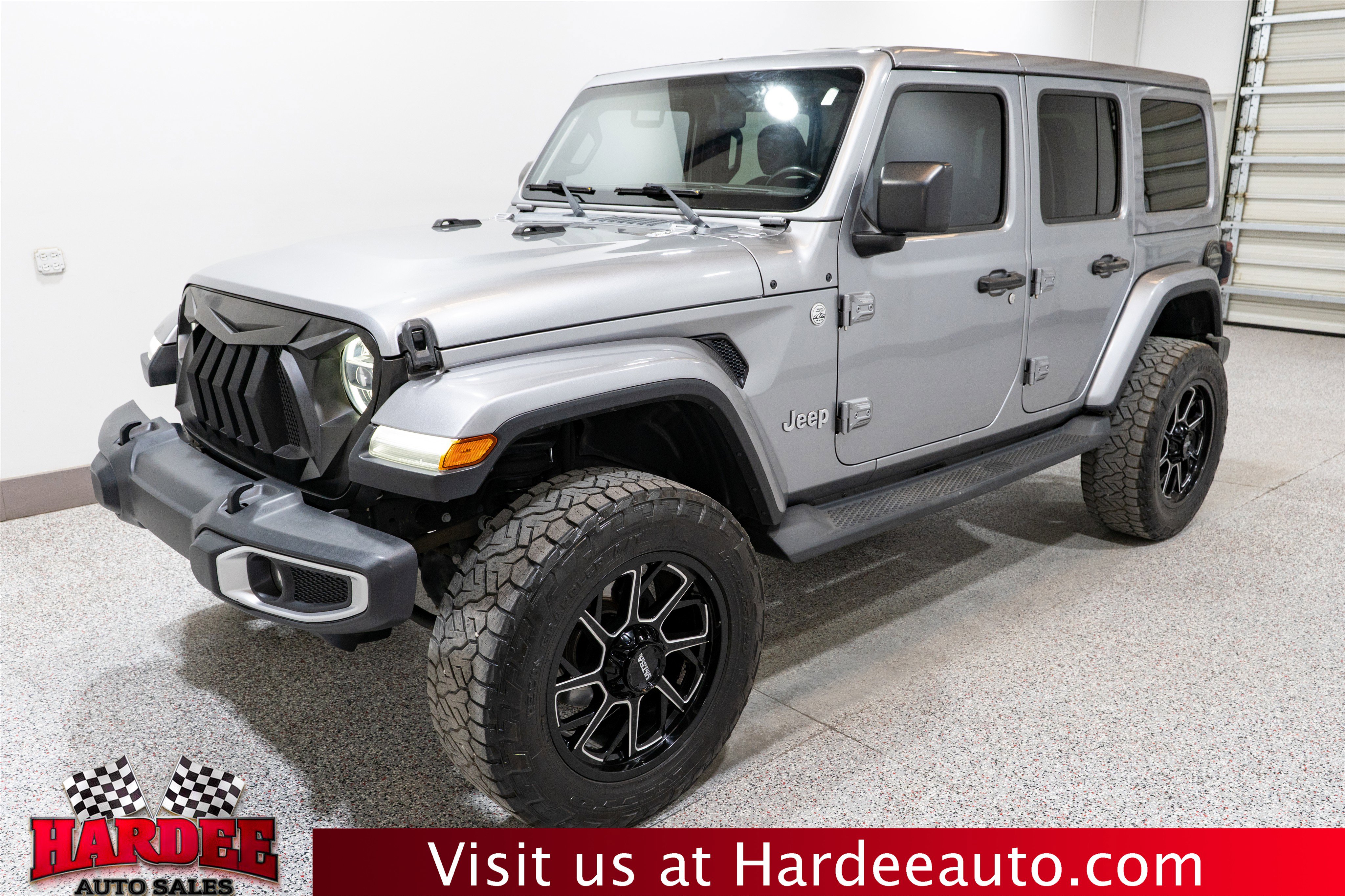 Used 2019 Jeep Wrangler Unlimited Sahara w/ LED Lighting Group image 2