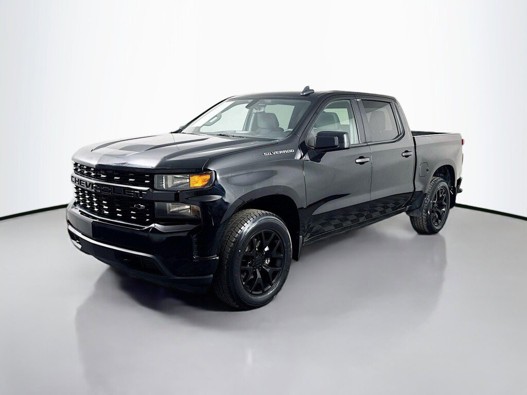 Used 2020 Chevrolet Silverado 1500 Custom image 1