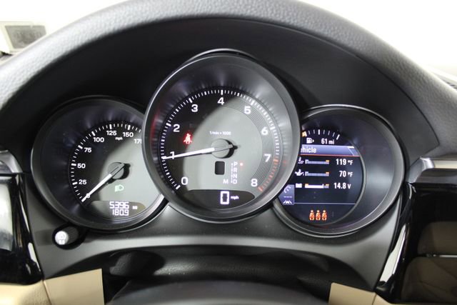 Used 2025 Porsche Macan image 18
