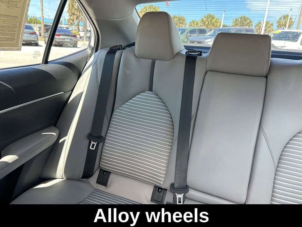 Used 2023 Toyota Camry SE FWD image 13