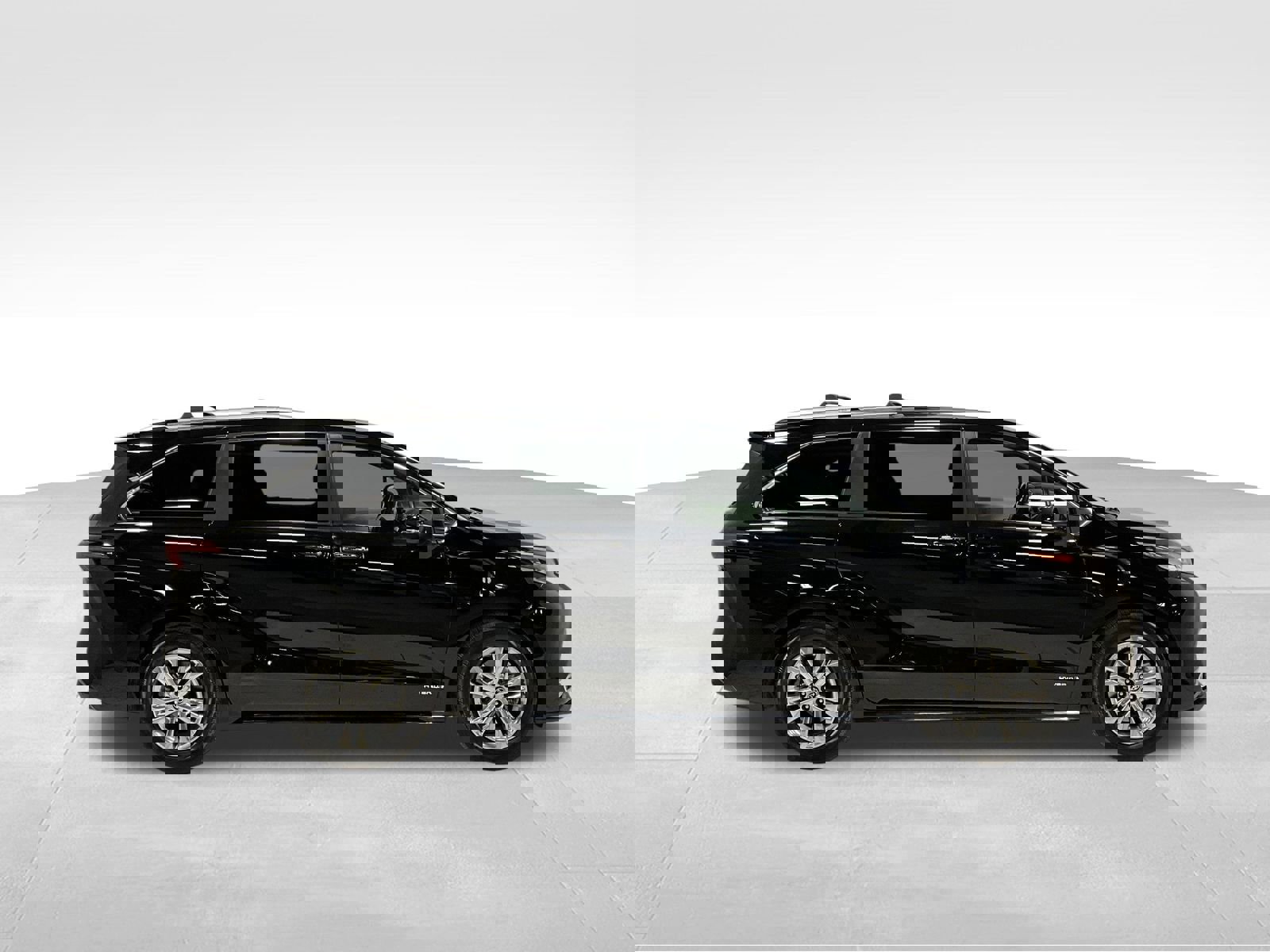 Used 2021 Toyota Sienna Limited image 3