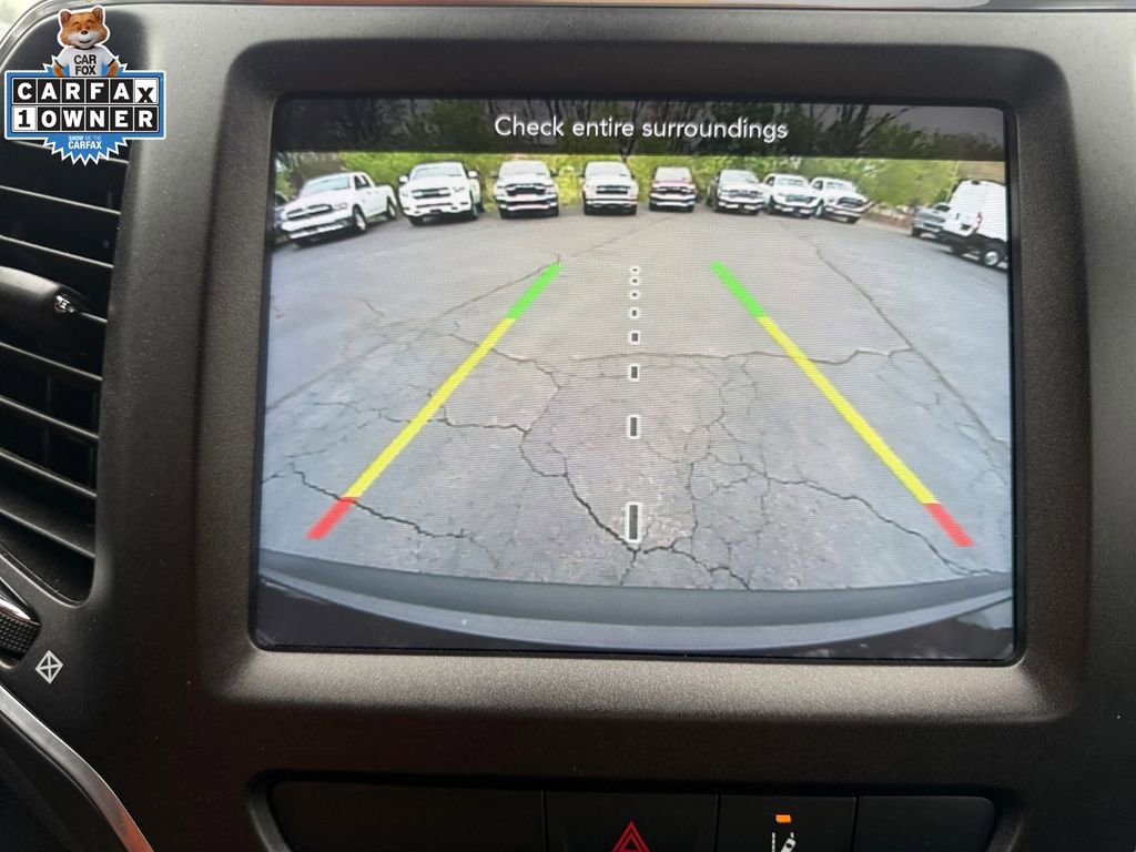 Used 2022 Jeep Cherokee Trailhawk w/ Comfort/Convenience Group AWD/4WD image 13