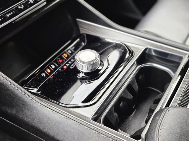 Used 2024 Jeep Wagoneer L Series II w/ Flexible Seating Group image 24