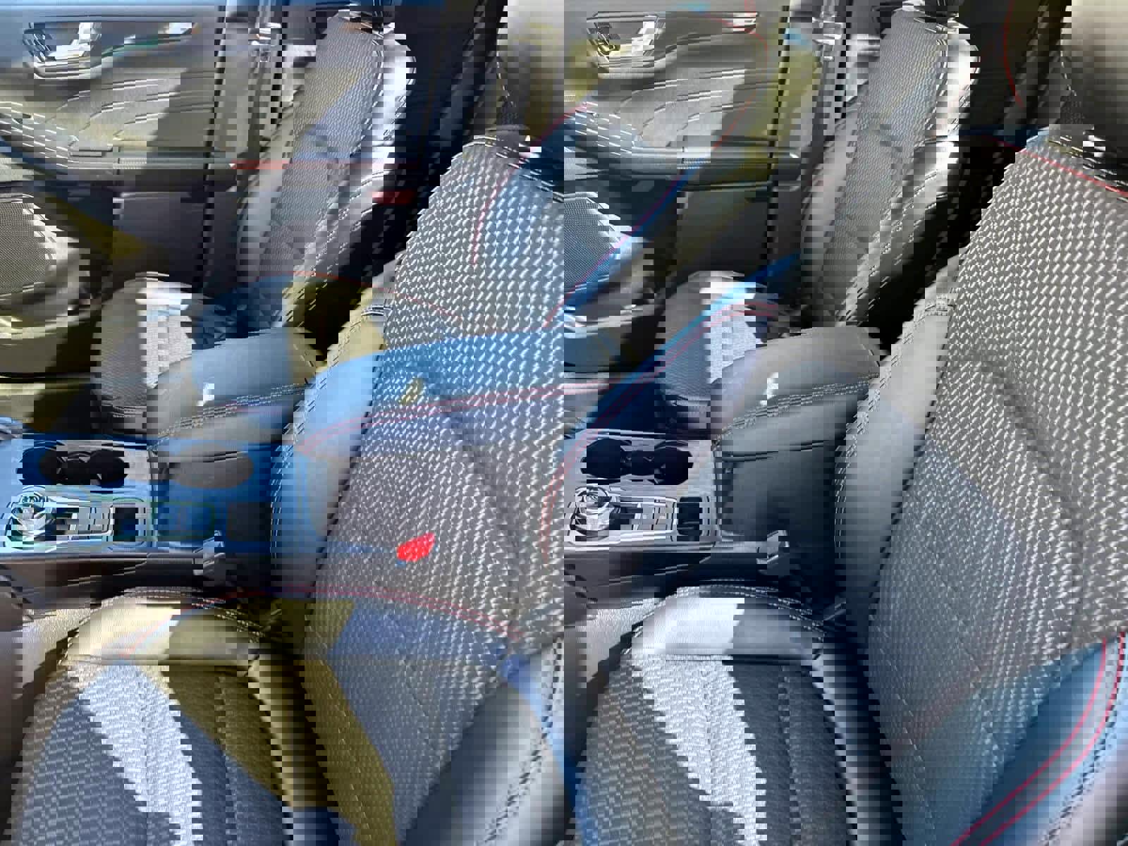 Used 2023 Ford Escape ST-Line Elite w/ Class II Trailer Tow Package image 17