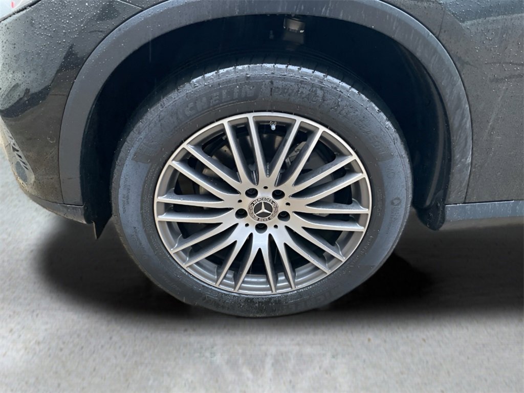 Used 2024 Mercedes-Benz GLC 300 4MATIC image 9