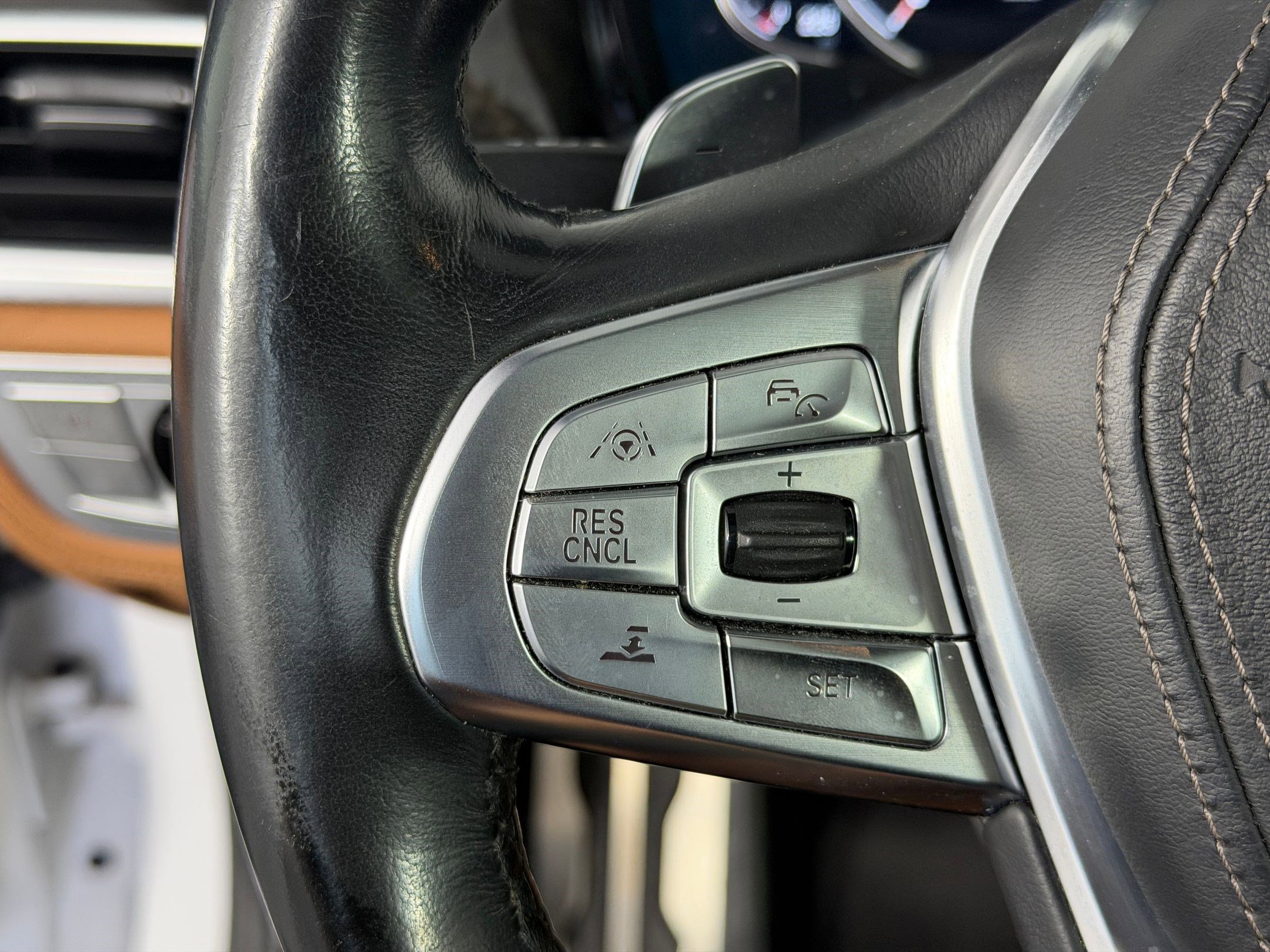 Used 2018 BMW 750i xDrive AWD/4WD image 16