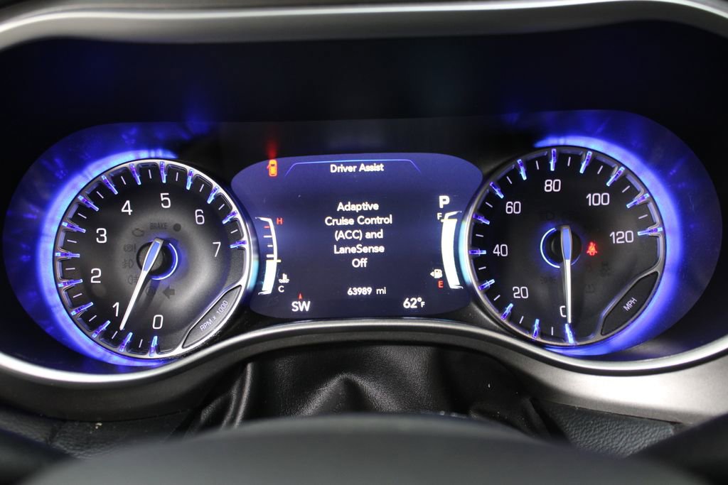 Used 2024 Chrysler Pacifica Touring-L image 23