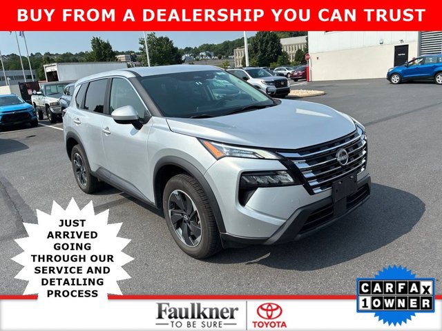 Used 2024 Nissan Rogue SV AWD/4WD image 1