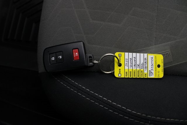 Used 2022 Toyota Tacoma TRD Off-Road image 7