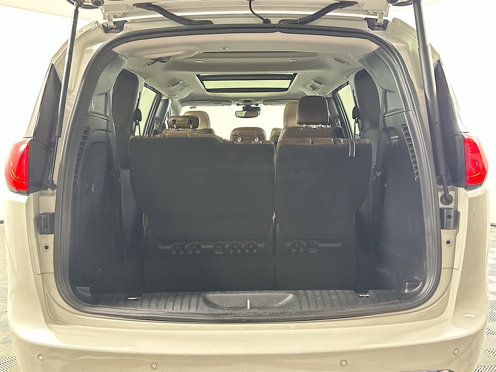 Used 2019 Chrysler Pacifica Limited w/ Tire & Wheel Group image 16