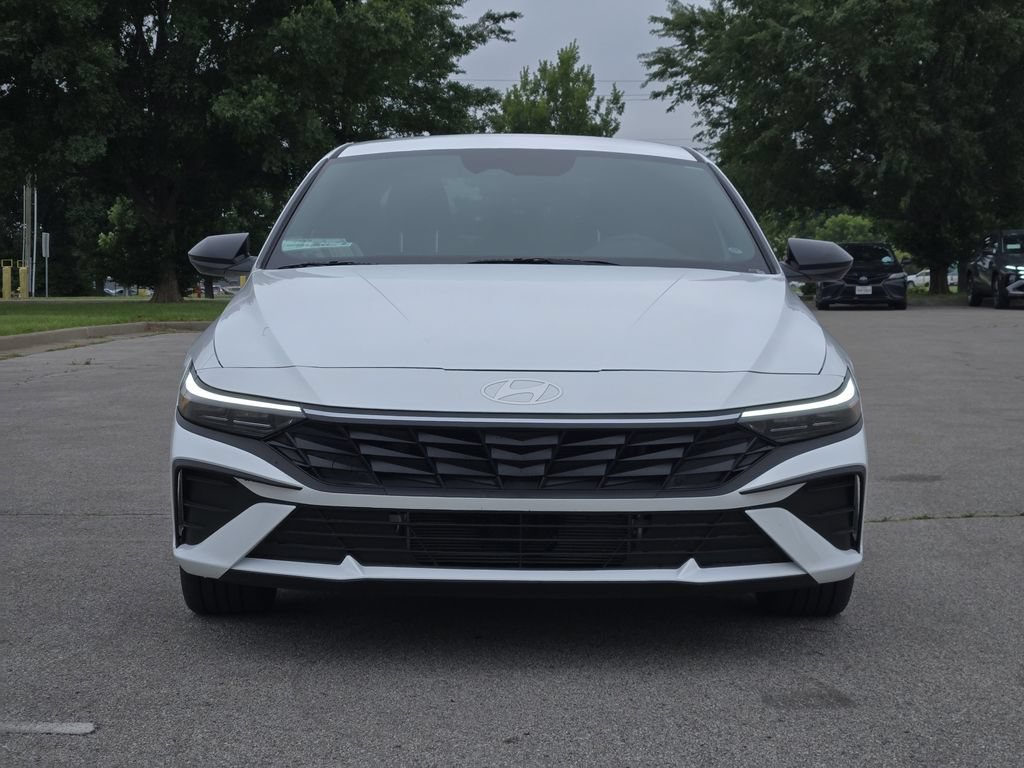 New 2026 Hyundai Elantra SEL FWD image 2