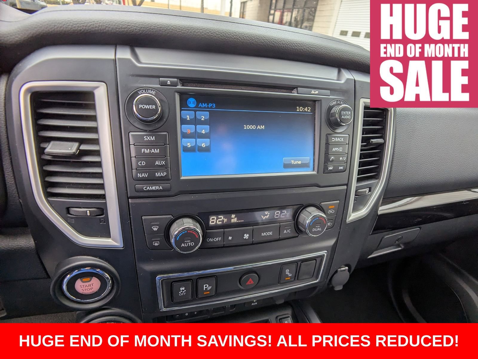 Used 2018 Nissan Titan SV w/ SV Convenience Package image 26