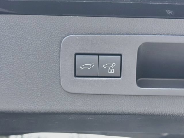 Used 2025 Lexus LX 600 4WD w/ Accessory Package (2T) image 14