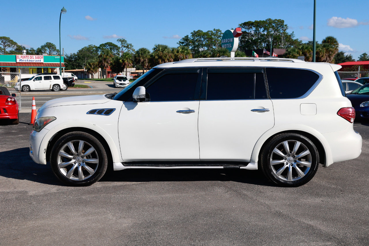 Used 2012 INFINITI QX56 2WD w/ Deluxe Touring Pkg image 3