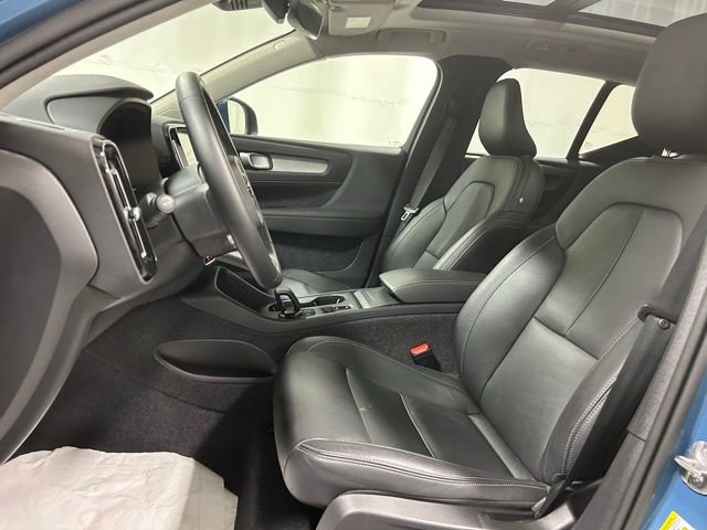 Used 2025 Volvo XC40 B5 Core AWD/4WD image 10