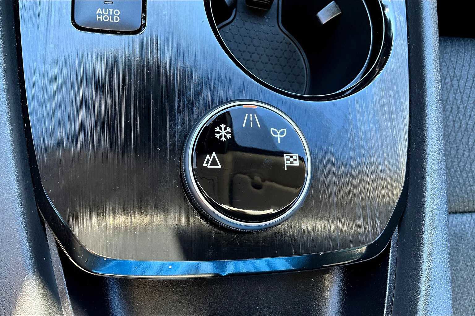 Used 2025 Nissan Rogue SV image 34