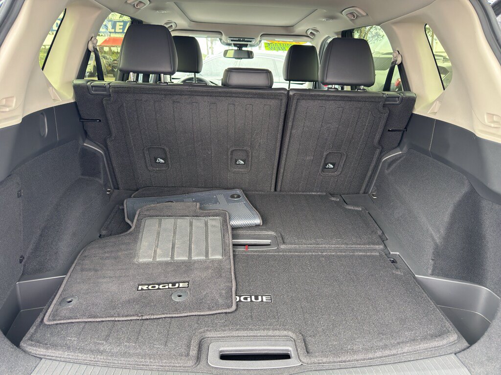 Used 2025 Nissan Rogue SL w/ Tech Package AWD/4WD image 19