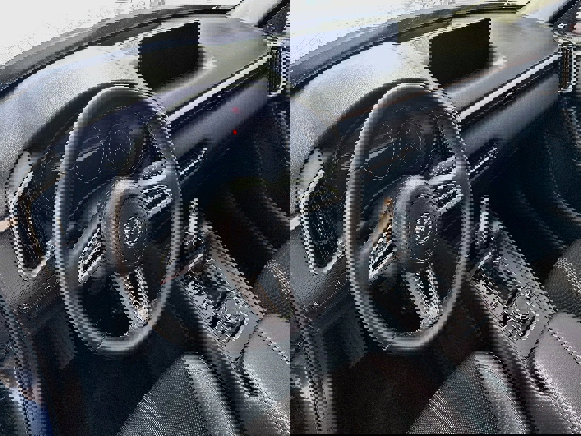 Used 2025 MAZDA CX-50 AWD 2.5 S w/ Premium Package image 14