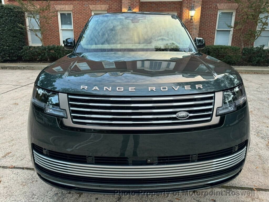Used 2025 Land Rover Range Rover SV AWD/4WD image 15