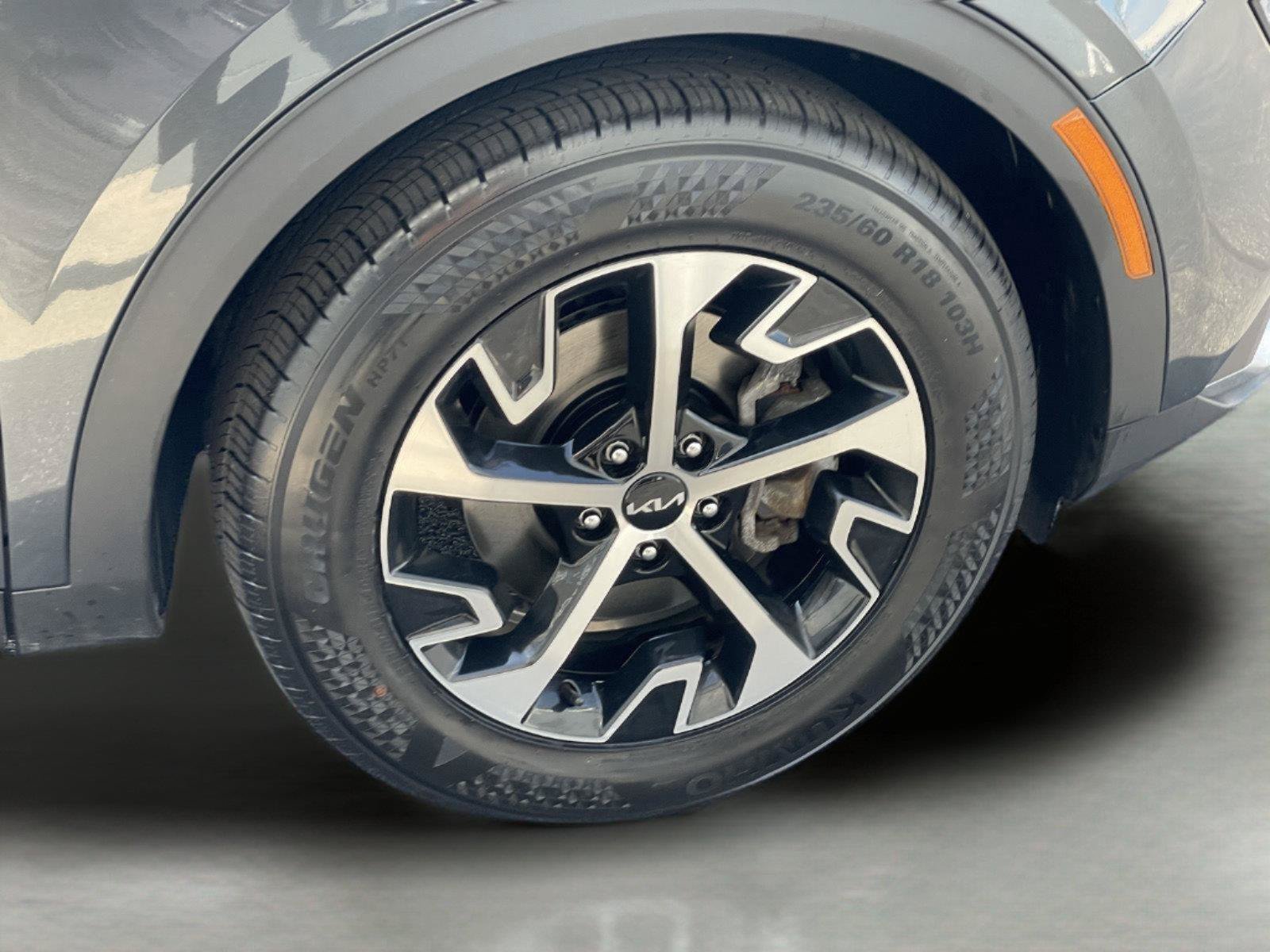 Used 2024 Kia Sportage EX FWD image 32