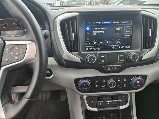 Used 2023 GMC Terrain SLT image 13