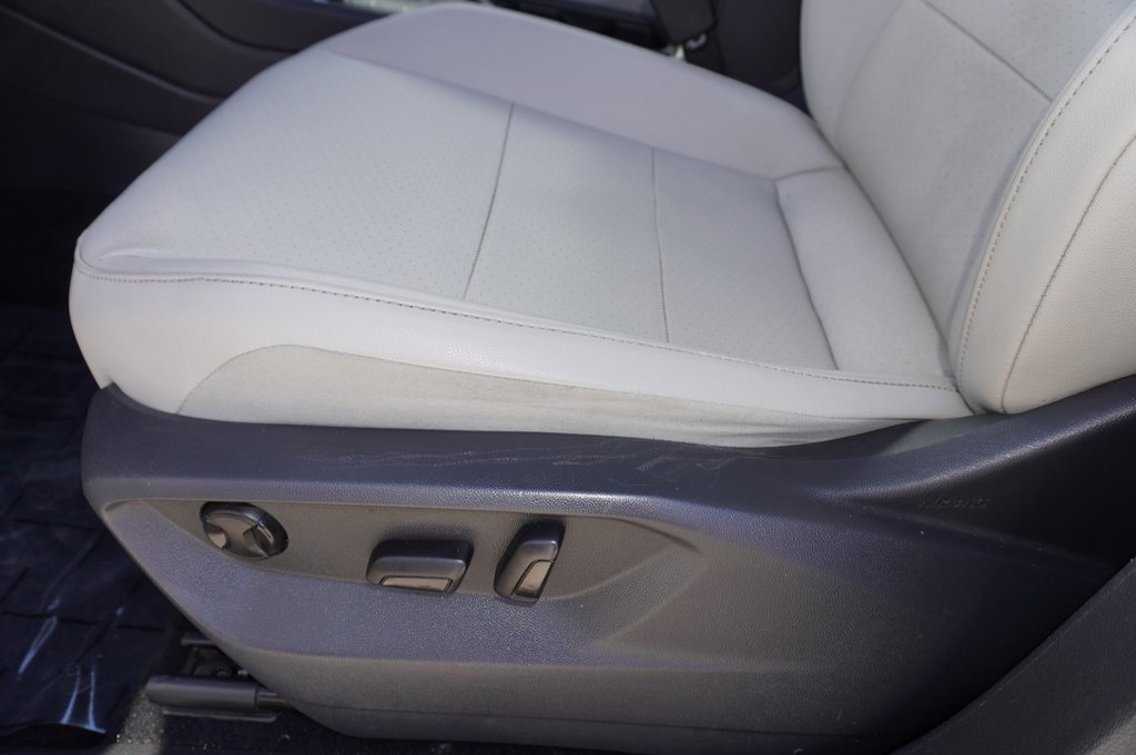 Used 2020 Volkswagen Tiguan SE w/ Panoramic Sunroof Package image 12