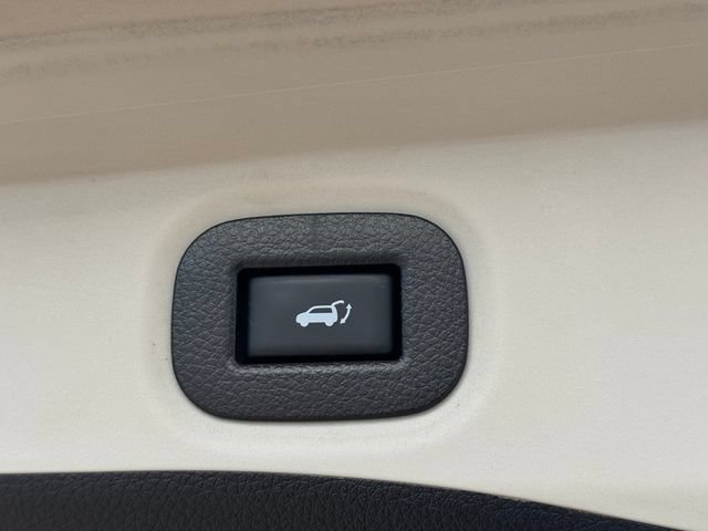 Used 2020 Nissan Rogue SV FWD image 13