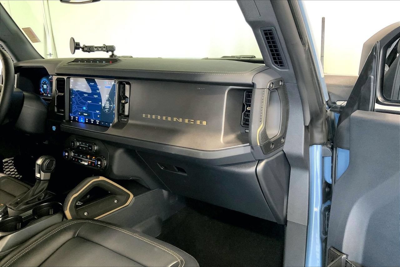 Used 2025 Ford Bronco Badlands AWD/4WD image 16