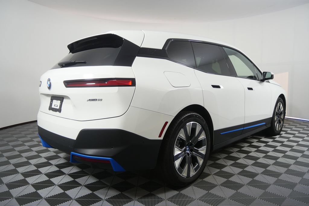 Certified 2023 BMW iX xDrive50 w/ Premium Package AWD/4WD image 3