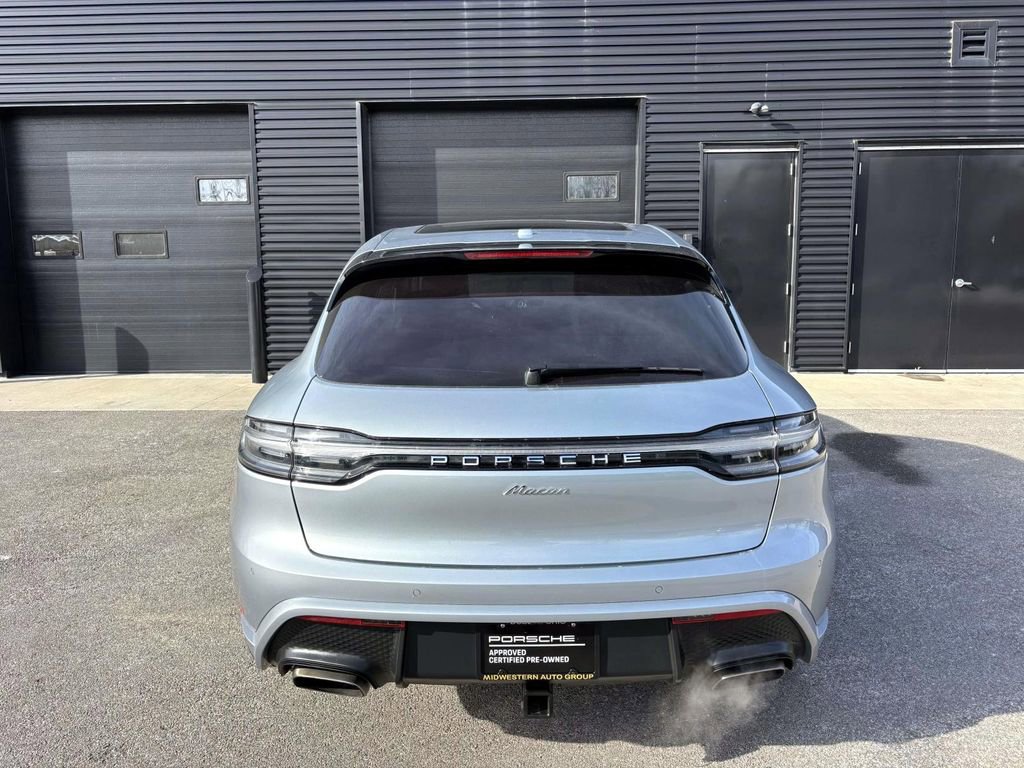 Certified 2024 Porsche Macan image 9