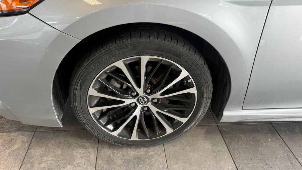 Used 2018 Toyota Camry SE FWD image 6
