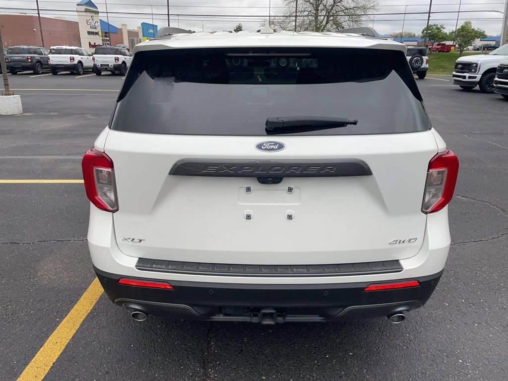 Used 2023 Ford Explorer XLT w/ Equipment Group 202A AWD/4WD image 7