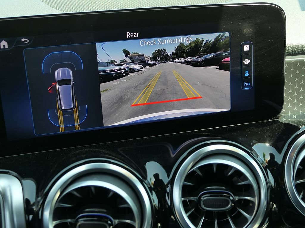 Used 2025 Mercedes-Benz GLB 250 4MATIC image 21