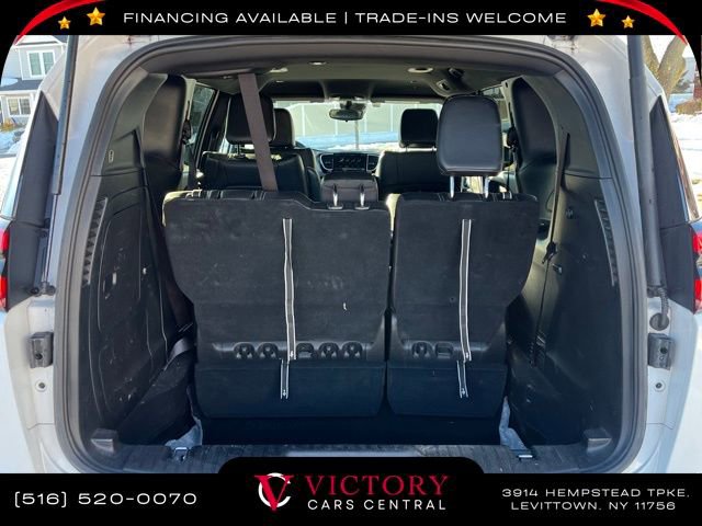 Used 2024 Chrysler Pacifica Select image 11