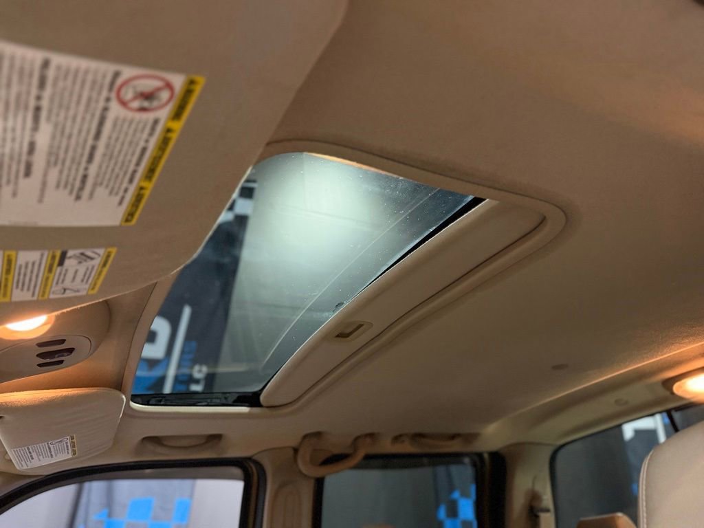 Used 2005 Ford F350 Lariat image 17