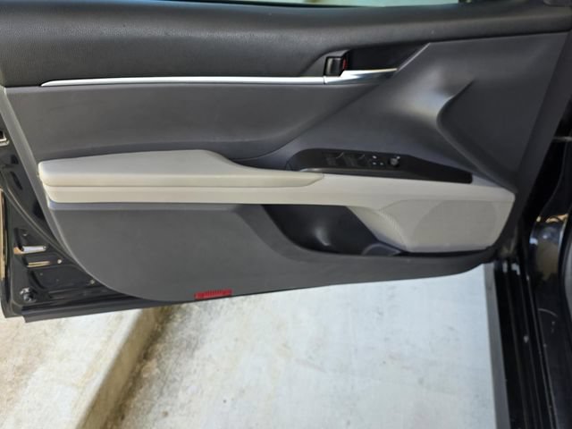 Used 2022 Toyota Camry LE FWD image 27