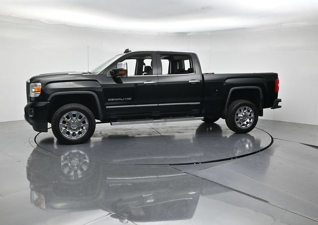 Used 2018 GMC Sierra 2500 Denali w/ Duramax Plus Package AWD/4WD image 6